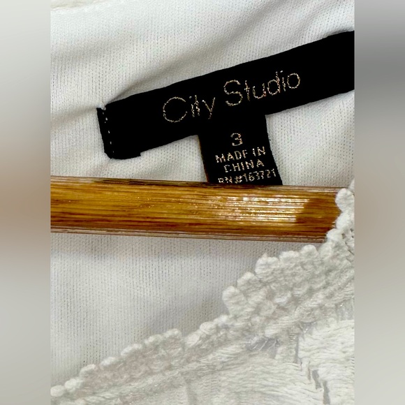 City Studios Juniors' Square-Neck Fit & Flare Skater Dress white size 3 - Picture 7 of 7